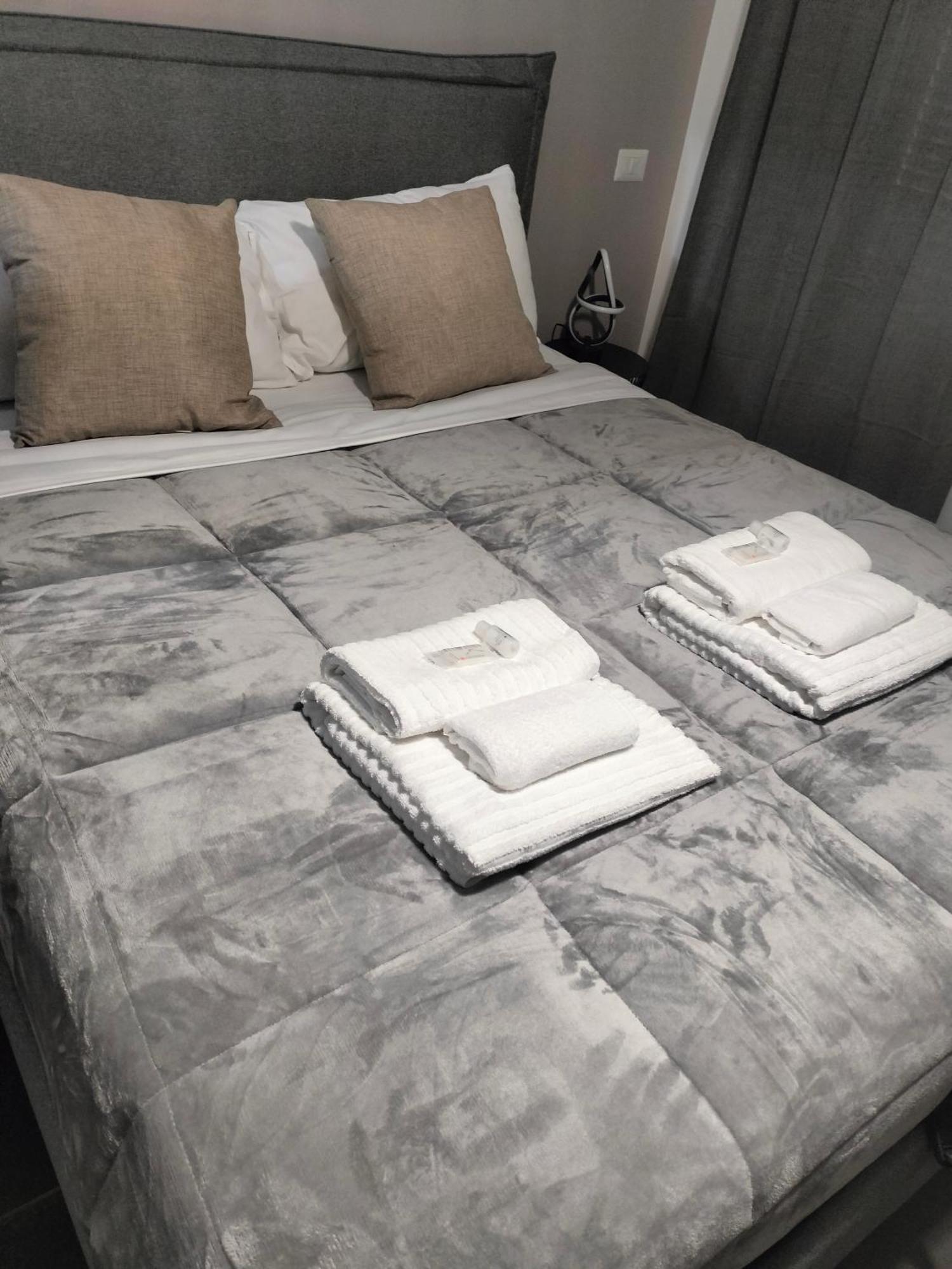 Azzurra Guest House Vaticano ローマ エクステリア 写真